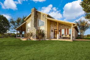Luxury Ranch Retreat on 100+ Acres Near Dallas w/ Pool & Lake Access - Image 3