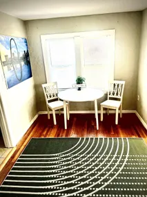 Cheerful 1-bedroom, red brick, historic home - Image 3