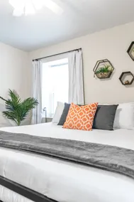 *NEW* Beautiful & Convenient! - Image 4