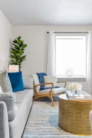 *NEW* Beautiful & Convenient! - Image 3