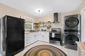 Oakhurst Boho House: Sweet Location and Comfy Vibe - Image 3