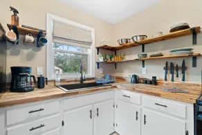 Oakhurst Boho House: Sweet Location and Comfy Vibe - Image 4