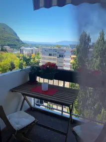 T1 Close to Geneva, Parking -calm & well connected - Image 3