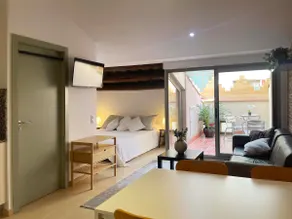 Centrally located and with a terrace - Image 4