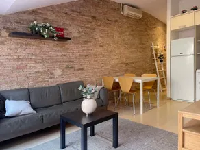 Centrally located and with a terrace - Image 3