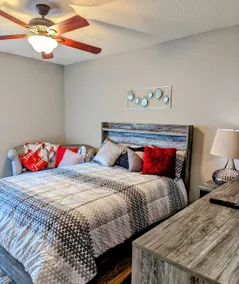 Great looking get-away house! - Image 3