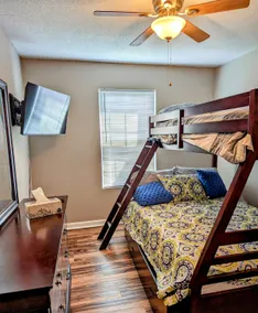 Great looking get-away house! - Image 2