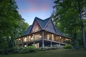 Luxury Chalet in the Woods w/ Pool & Hot Tub, Near Wasaga Beach & Blue Mountain! - Image 5