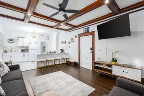 The flat in historic Midtown - Image 4
