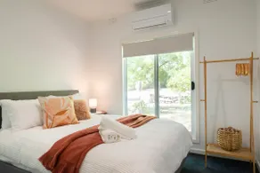 Three Acre Retreat - Image 3