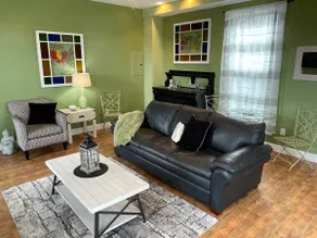 Grasshoppers Guest House 1 - Image 3