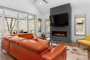 Luxury Waterfront Getaway - Image 3