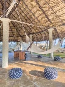 Coastal House beachfront with pool and big gallery - Image 3