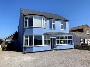 Sea View Beachfront House - Image 2