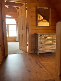 Charming Log Home - Image 4