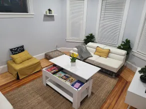 Spacious 4BR/4BA • Great for Groups & Long Stays - Image 3