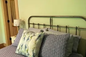 Beautiful Location ! Clean , Modern and Inviting! - Image 5