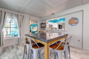Turquoise Turtle - Private Heated Pool: Relax & Enjoy - Image 5
