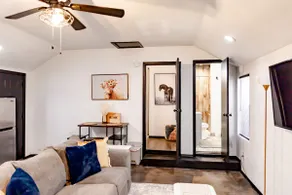 The Blue Bungalow! - Image 3