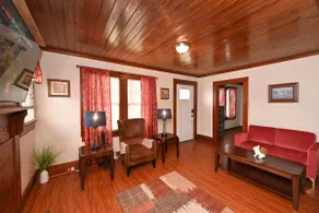 Ron's Siesta Airbnb - Image 3