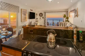 Sur La Mer, beachfront, tidal pools - Image 3