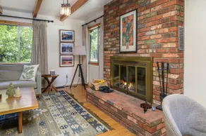 Scenic Mountain Retreat with Hot Tub and Sauna - Image 3