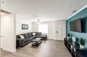 Renovated Duplex - Perfect for multiple families - Image 3