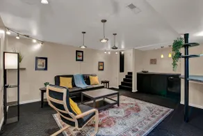 Entire 3-level, 3 BRM home w/King/Queen/Twin beds - Image 2