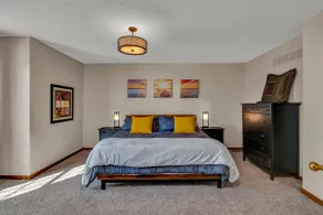 Entire 3-level, 3 BRM home w/King/Queen/Twin beds - Image 5