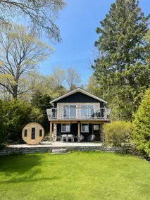 Waterfront House in Lion's Head - Image 3