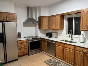 Clean n Comfy in the heart of downtown Bethlehem - Image 3