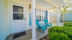 Sapphire Retreat: Pet Friendly - Walk to the Beach.  - Image 3