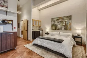 Private, Beautiful Ballard Studio - 87 Walk Score! - Image 3