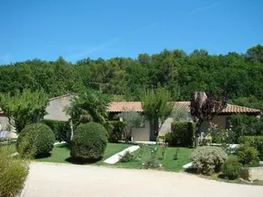 Gîte Studio with Balcony in Venasque - Image 2