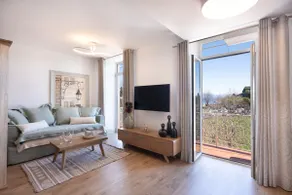 Rivoli Luxurious Seaview Suite in Liston Square - Image 2