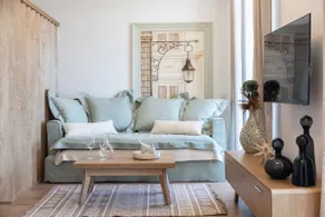 Rivoli Luxurious Seaview Suite in Liston Square - Image 5
