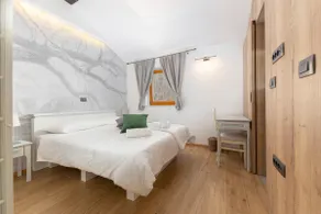 Reka Room with breakfast & shared kitchen - Image 3