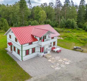 Country House - Image 2