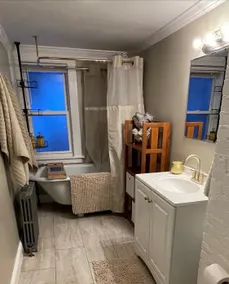 Bright apartment close to downtown. - Image 4