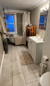 Bright apartment close to downtown. - Image 3