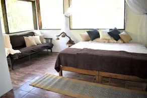 Charming cabin in the jungle - Image 5