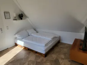 Attic apartment 2 - Apartments am Schloss - Image 4