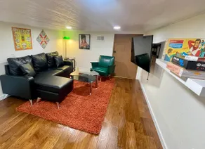 Mollie Retreat ⁂ King Studio — a stayon66 property - Image 5