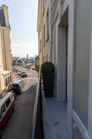Number 5 – Stylish 2-bedroom apartment in the heart of Trouville - Image 5