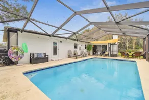 St Augustine spacious retreat with pool, pets ok - Image 2