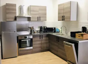 Large 3-bedroom apartment - Image 5
