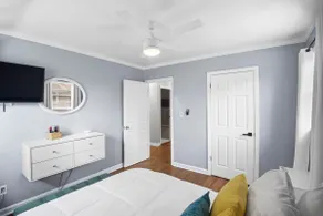 Elegant Home Near Golf Course - Image 2