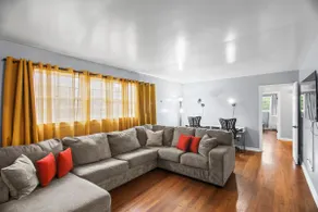 Elegant Home Near Golf Course - Image 4