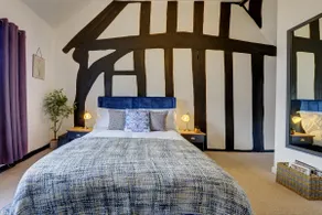 Loft Cottage by Spa Town Property - 2 Bed Tudor Retreat Near to Stratford-upon-Avon, Warwick & Solihull - Image 2