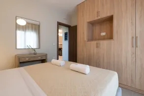 Tsatos Luxury Residence - Image 4
